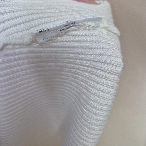 Guess Rhinestone Heart Cutout Ribbed Bodysuit Size M - Picture 10 of 12